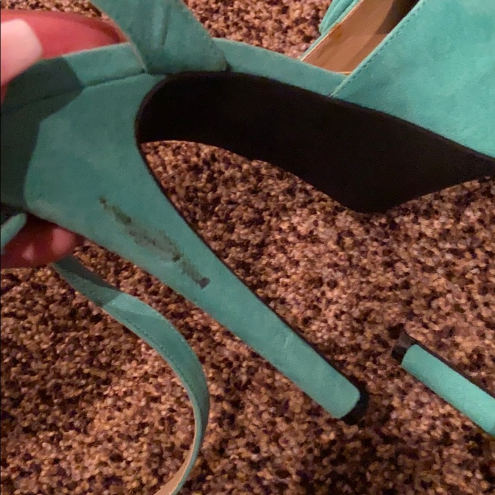 Heals - Picture 4 of 4